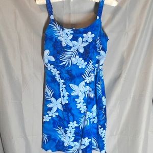 Fitted blue sleeveless party dress